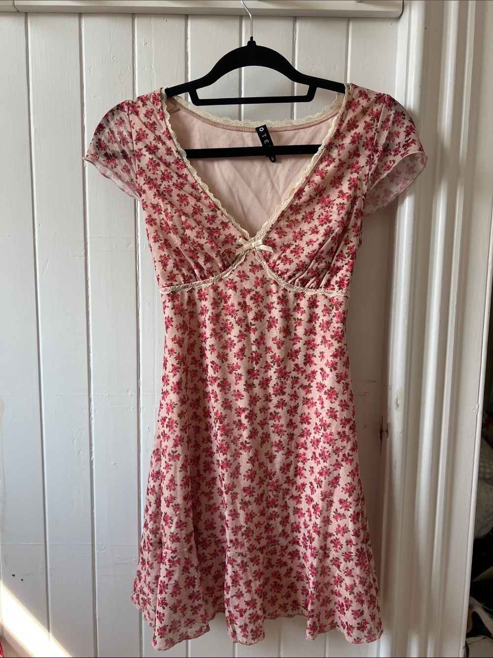 Floral Coquette Pink Short Sleeve V-Neck Dress - XS